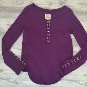 Chaser Purple Long Sleeve Hook and Eye Henley Top Size Small